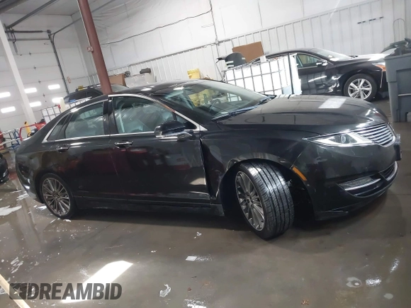 2013 Lincoln MKZ Hybrid z VIN 3LN6L2LU8DR818010, wystawiony jako IAAI lot #41363777 z przebiegiem 181 675 mil mil oraz . Historia ofert i sprzedaży dostępna na DreamBid. Obrazek 13.