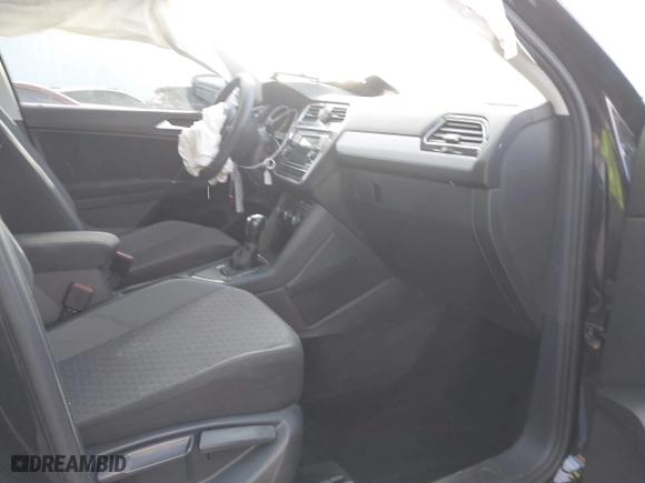 2020 Volkswagen Tiguan S with VIN 3VV1B7AX8LM105021, listed as a IAAI auction lot 41677856 with 50,885 mi miles. Bid and sale history available at carsss.com. Image 5.