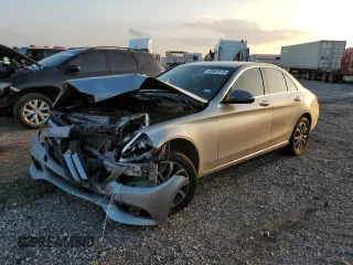 2016 Mercedes-Benz C 300 Luxury with VIN 55SWF4KB6GU120975, listed as a Copart auction lot 43961575 with 119,663 mi miles and Clean Title. Bid and sale history available at carsss.com. Image 1.