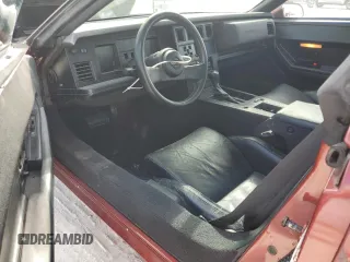 1988 Chevrolet Corvette z VIN 1G1YY2185J5120174, wystawiony jako Copart lot #44314235 z przebiegiem 85 341 mil mil oraz Nie do naprawy • Non repairable. Historia ofert i sprzedaży dostępna na DreamBid. Obrazek 8.