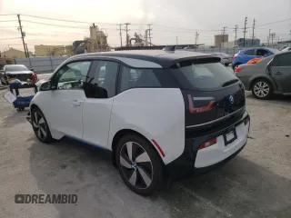 2021 BMW i3 with VIN WBY8P2C0XM7K09697, listed as a Copart auction lot 72103422 with 2,824 mi miles. Bid and sale history available at carsss.com. Image 2.