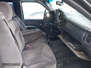 2002 GMC Sierra 1500 SLE with VIN 2GTEC19V121150546, listed as a IAAI auction lot 40974798 with 1 mi miles. Bid and sale history available at carsss.com. Image 5.