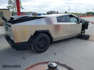 2024 Tesla Cybertruck Cyberbeast with VIN 7G2CEHEE7RA029182, listed as a IAAI auction lot 41350144 with 1 mi miles. Bid and sale history available at carsss.com. Image 4.
