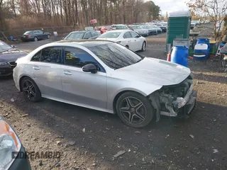2021 Mercedes-Benz A 220 z VIN W1K3G4FBXMJ273221, wystawiony jako IAAI lot #41829672 z przebiegiem 39 164 mil mil oraz . Historia ofert i sprzedaży dostępna na DreamBid. Obrazek 13.