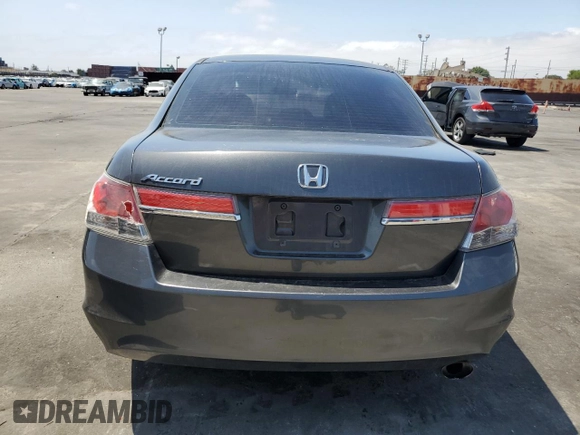2012 Honda Accord EX z VIN 1HGCP2F76CA154916, wystawiony jako Copart lot #61509015 z przebiegiem 178 821 mil mil oraz Szkoda całkowita • Salvage title. Historia ofert i sprzedaży dostępna na DreamBid. Obrazek 6.