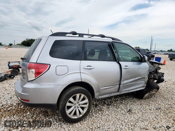2013 Subaru Forester X Premium with VIN JF2SHADC9DH417640, listed as a Copart auction lot 60470115 with 177,405 mi miles and Salvage title. Bid and sale history available at DreamBid. Image 3.
