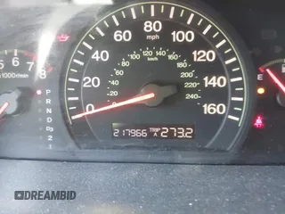 2005 Honda Accord LX z VIN 1HGCM56415A152722, wystawiony jako IAAI lot #42011086 z przebiegiem 217 966 mil mil oraz . Historia ofert i sprzedaży dostępna na DreamBid. Obrazek 7.