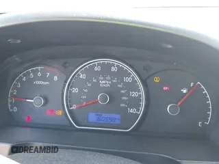 2010 Hyundai Elantra GLS z VIN KMHDU4AD1AU170856, wystawiony jako IAAI lot #42349714 z przebiegiem 160 598 mil mil oraz . Historia ofert i sprzedaży dostępna na DreamBid. Obrazek 7.