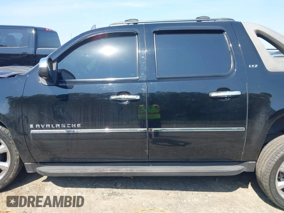 2009 Chevrolet Avalanche LTZ with VIN 3GNFK32029G183386, listed as a IAAI auction lot 42158590 with 307,685 mi miles and . Bid and sale history available at DreamBid. Image 15.