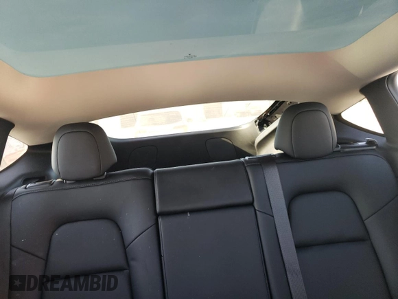 2022 Tesla Model Y Long Range with VIN 7SAYGDEE6NF331851, listed as a Copart auction lot 43600955 with 32,680 mi miles and Salvage Title. Bid and sale history available at DreamBid. Image 10.