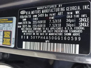 2016 Kia Sorento EX with VIN 5XYPH4A50GG160599, listed as a IAAI auction lot 42127992 with 301,716 mi miles. Bid and sale history available at carsss.com. Image 9.