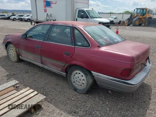 1989 Ford Taurus GL z VIN 1FABP52U9KA278657, wystawiony jako IAAI lot #42349469 z przebiegiem 10 782 mil mil oraz . Historia ofert i sprzedaży dostępna na DreamBid. Obrazek 3.