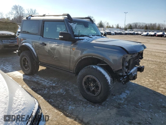 2022 Ford Bronco with VIN 1FMDE5CP1NLB49365, listed as a Copart auction lot 44935985 with 44,270 mi miles and Salvage title. Bid and sale history available at DreamBid. Image 4.