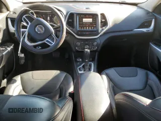 2018 Jeep Cherokee Trailhawk with VIN 1C4PJMBB9JD548008, listed as a Copart auction lot 43076075 with 61,906 mi miles and Salvage title. Bid and sale history available at DreamBid. Image 8.