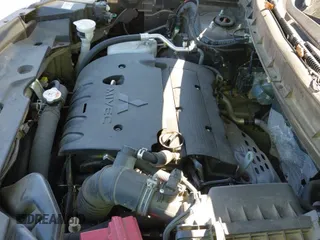 2020 Mitsubishi Outlander SE z VIN JA4AP4AU4LU008540, wystawiony jako IAAI lot #43328500 z przebiegiem 89 712 mil mil oraz . Historia ofert i sprzedaży dostępna na DreamBid. Obrazek 19.