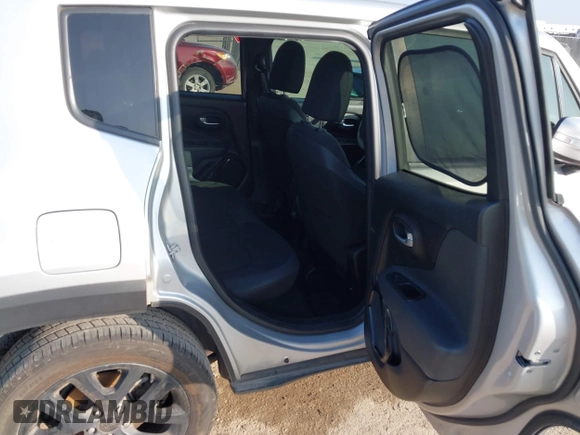 2018 Jeep Renegade Latitude with VIN ZACCJABB5JPJ51584, listed as a IAAI auction lot 41538967 with 85,592 mi miles and . Bid and sale history available at carsss.com. Image 8.