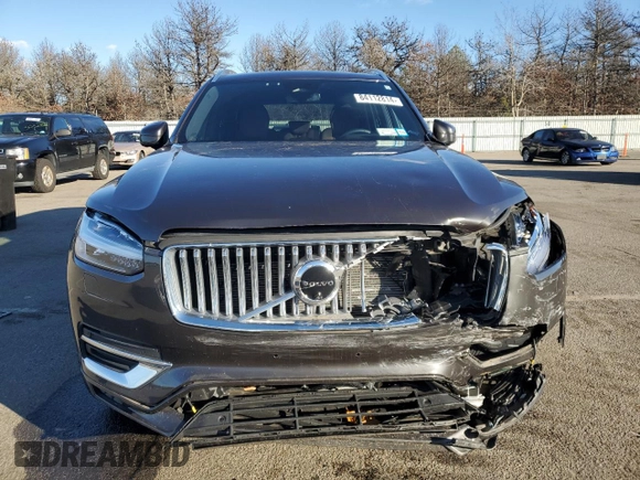 2023 Volvo XC90 Plus with VIN YV4062PN9P1984620, listed as a Copart auction lot 84112814 with 15,422 mi miles and Salvage Title. Bid and sale history available at carsss.com. Image 5.