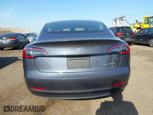 2022 Tesla Model 3 Long Range z VIN 5YJ3E1EB2NF183893, wystawiony jako IAAI lot #42130396 z przebiegiem 25 552 mil mil oraz . Historia ofert i sprzedaży dostępna na DreamBid. Obrazek 16.