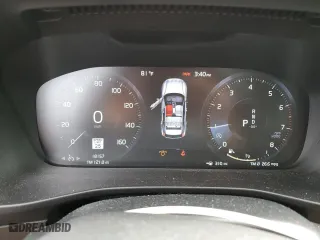 2022 Volvo XC40 Momentum with VIN YV4162UK7N2740096, listed as a Copart auction lot 65443083 with 18,157 mi miles. Bid and sale history available at carsss.com. Image 9.