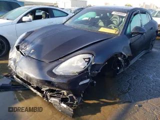 2018 Porsche Panamera с VIN WP0CB2A72JL190527, выставлен на аукционе Copart как лот 39884003 с пробегом Не указан миль и . История ставок и продаж доступна на DreamBid. Изображение 1.