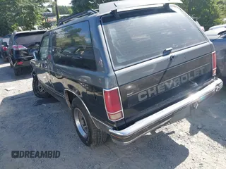 1987 Chevrolet Blazer с VIN 1GNCS18R2H8188749, выставлен на аукционе IAAI как лот 42705290 с пробегом 110 735 миль миль и . История ставок и продаж доступна на DreamBid. Изображение 3.