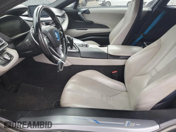 2014 BMW i8 z VIN WBY2Z2C51EVX64207, wystawiony jako Copart lot #56193905 z przebiegiem 84 427 mil mil oraz Czysty tytuł • Clean title. Historia ofert i sprzedaży dostępna na DreamBid. Obrazek 7.
