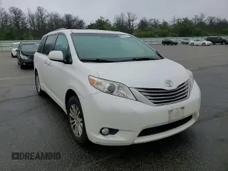 2016 Toyota Sienna XLE with VIN 5TDYK3DC8GS748036, listed as a Copart auction lot 60047235 with 147,203 mi miles and Salvage title. Bid and sale history available at DreamBid. Image 14.
