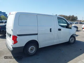 2019 Nissan NV200 S z VIN 3N6CM0KN4KK690564, wystawiony jako IAAI lot #41855046 z przebiegiem 137 969 mil mil oraz . Historia ofert i sprzedaży dostępna na DreamBid. Obrazek 14.