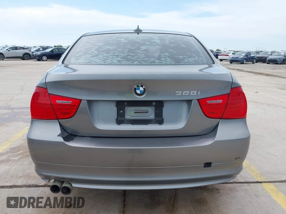 2011 BMW 3 Series 328i xDrive with VIN WBAPK5C50BA661292, listed as a IAAI auction lot 42495770 with 159,036 mi miles and . Bid and sale history available at DreamBid. Image 16.