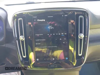 2023 Volvo C40 Plus с VIN YV4ED3GL9P2038589, выставлен на аукционе IAAI как лот 41738904 с пробегом 21 141 миль миль и . История ставок и продаж доступна на DreamBid. Изображение 17.