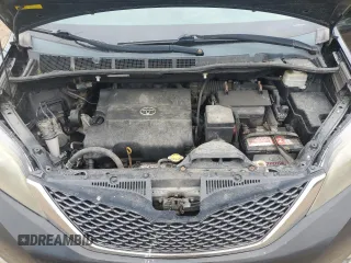 2012 Toyota Sienna SE z VIN 5TDXK3DC4CS200976, wystawiony jako Copart lot #60603595 z przebiegiem 264 300 mil mil oraz Czysty tytuł • Clean title. Historia ofert i sprzedaży dostępna na DreamBid. Obrazek 12.