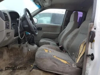 2005 GMC Canyon z VIN 1GTCS198258247180, wystawiony jako Copart lot #55818325 z przebiegiem 218 292 mil mil oraz Tytuł czysty. Historia ofert i sprzedaży dostępna na DreamBid. Obrazek 7.