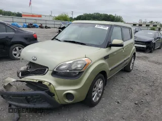 2013 Kia Soul + z VIN KNDJT2A6XD7482757, wystawiony jako Copart lot #53841405 z przebiegiem 141 082 mil mil oraz Szkoda całkowita • Salvage title. Historia ofert i sprzedaży dostępna na DreamBid. Obrazek 1.