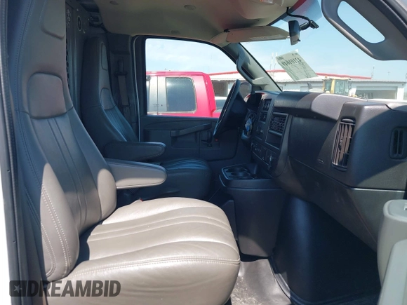 2019 Chevrolet Express Cargo with VIN 1GCWGAFP3K1249390, listed as a IAAI auction lot 42101049 with 82,211 mi miles. Bid and sale history available at carsss.com. Image 5.