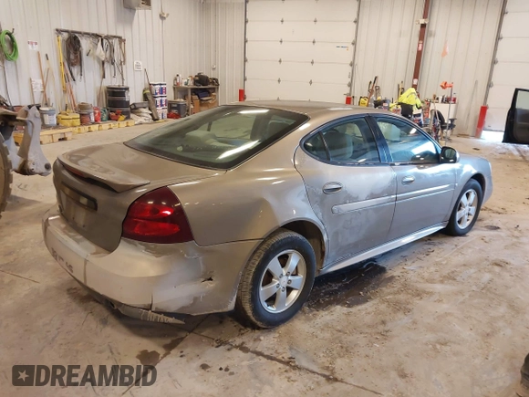 2007 Pontiac Grand Prix with VIN 2G2WP552671116867, listed as a IAAI auction lot 41988243 with 167,173 mi miles. Bid and sale history available at carsss.com. Image 4.