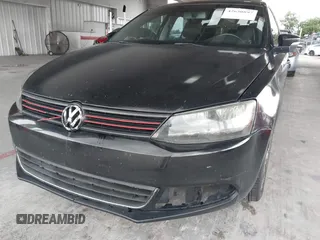 2013 Volkswagen Jetta SE z VIN 3VWDP7AJ1DM405572, wystawiony jako IAAI lot #42630897 z przebiegiem 257 925 mil mil oraz . Historia ofert i sprzedaży dostępna na DreamBid. Obrazek 6.