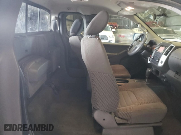 2015 Nissan Frontier SV z VIN 1N6AD0CW9FN714355, wystawiony jako Copart lot #48482675 z przebiegiem 76 835 mil mil oraz Czysty tytuł • Clean title. Historia ofert i sprzedaży dostępna na DreamBid. Obrazek 10.