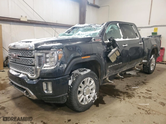 2021 GMC Sierra 3500HD Denali with VIN 1GT49WEYXMF261440, listed as a Copart auction lot 43560575 with 83,839 mi miles and Salvage Title. Bid and sale history available at carsss.com. Image 1.