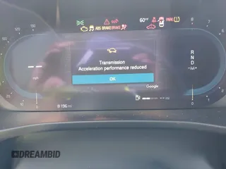 2023 Volvo XC40 Ultimate Bright Theme с VIN YV4L12UA6P2057484, выставлен на аукционе IAAI как лот 40963901 с пробегом 8 196 миль миль и . История ставок и продаж доступна на DreamBid. Изображение 7.