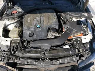2013 BMW 3 Series 335i xDrive z VIN WBA3B9C58DF585039, wystawiony jako Copart lot #58005625 z przebiegiem 144 192 mil mil oraz Czysty tytuł • Clean title. Historia ofert i sprzedaży dostępna na DreamBid. Obrazek 11.
