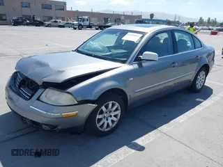 2003 Volkswagen Passat GLS z VIN WVWPD63B93P045100, wystawiony jako IAAI lot #42349064 z przebiegiem 173 929 mil mil oraz . Historia ofert i sprzedaży dostępna na DreamBid. Obrazek 2.