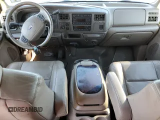 2003 Ford Excursion Limited z VIN 1FMNU43S63EB44315, wystawiony jako Copart lot #83661914 z przebiegiem 265 785 mil mil oraz Czysty tytuł • Clean title. Historia ofert i sprzedaży dostępna na DreamBid. Obrazek 8.