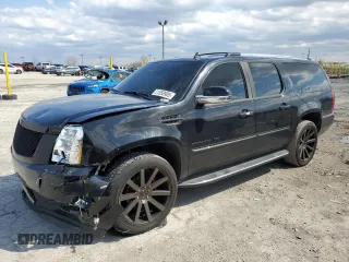2010 Cadillac Escalade ESV Luxury z VIN 1GYUKHEF9AR213754, wystawiony jako Copart lot #51558905 z przebiegiem 221 373 mil mil oraz Szkody całkowita. Historia ofert i sprzedaży dostępna na DreamBid. Obrazek 1.