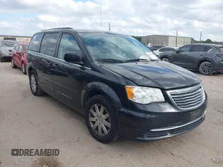 2015 Chrysler Town & Country LX with VIN 2C4RC1AG6FR677178, listed as a IAAI auction lot 41532707 with 135,286 mi miles. Bid and sale history available at carsss.com. Image 1.