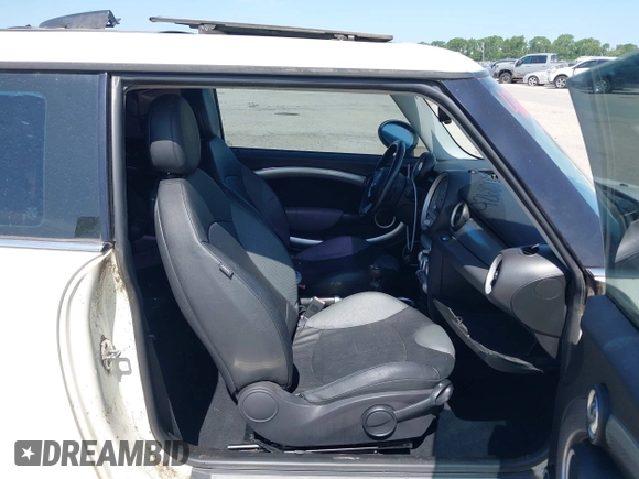 2007 MINI Hardtop S with VIN WMWMF73517TL83792, listed as a IAAI auction lot 42680017 with 135,631 mi miles and . Bid and sale history available at DreamBid. Image 5.