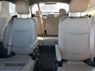 2024 Toyota Sienna XLE with VIN 5TDJSKFC4RS121247, listed as a Copart auction lot 47363055 with 33,364 mi miles and Salvage Title. Bid and sale history available at DreamBid. Image 10.