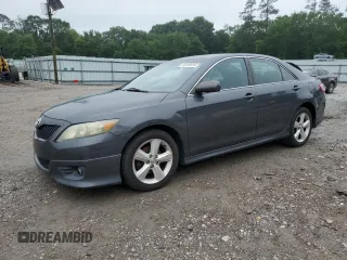 2010 Toyota Camry z VIN 4T1BF3EKXAU500787, wystawiony jako Copart lot #58159015 z przebiegiem 190 034 mil mil oraz Szkoda całkowita • Salvage title. Historia ofert i sprzedaży dostępna na DreamBid. Obrazek 1.