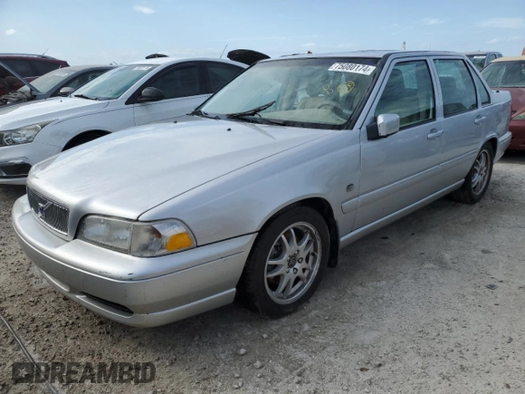 2000 Volvo S70 z VIN YV1LS56DXY2671099, wystawiony jako Copart lot #75080174 z przebiegiem Nie podano mil oraz Nie do naprawy • Non repairable. Historia ofert i sprzedaży dostępna na DreamBid. Obrazek 1.