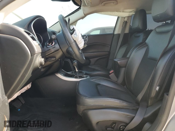 2018 Jeep Compass Latitude z VIN 3C4NJCBB5JT137135, wystawiony jako Copart lot #59592615 z przebiegiem 65 248 mil mil oraz Szkoda całkowita • Salvage title. Historia ofert i sprzedaży dostępna na DreamBid. Obrazek 7.