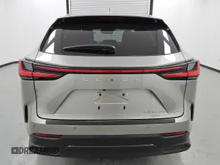 2024 Lexus NX 350h Luxury z VIN 2T2HKCEZ1RC028250, wystawiony jako Copart lot #43834705 z przebiegiem 13 569 mil mil oraz Czysty tytuł • Clean title. Historia ofert i sprzedaży dostępna na DreamBid. Obrazek 6.
